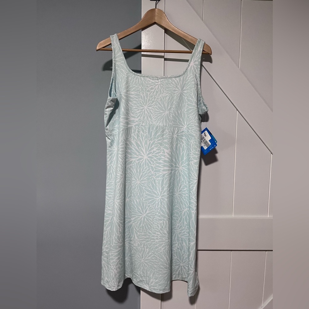 Columbia Omni shade dress. Size XL. NWT